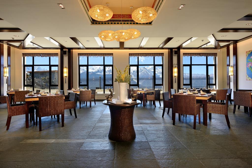High Mountain Resort-Deqin Buitenkant foto